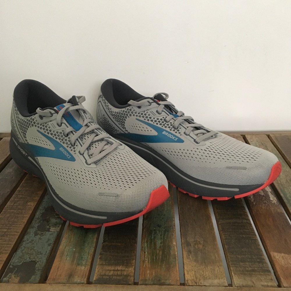Brooks Mens Ghost 14 running shoes, size 11.5, gray